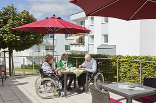 Verweilen und Genießen Sie die Sonne auf unserer Terrasse